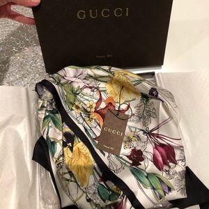 GUCCI SILK INFINITY FLORA halter scarf top necktie